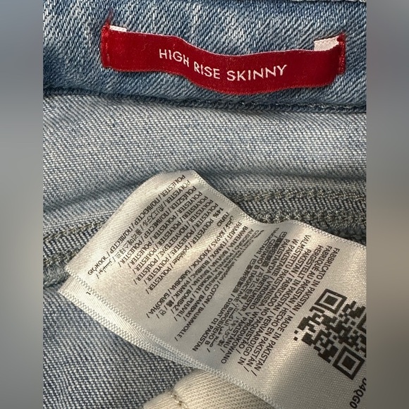Guess High-Rise Skinny Jeans | Light Blue Stretch Denim | Size 27 - Picture 6 of 8